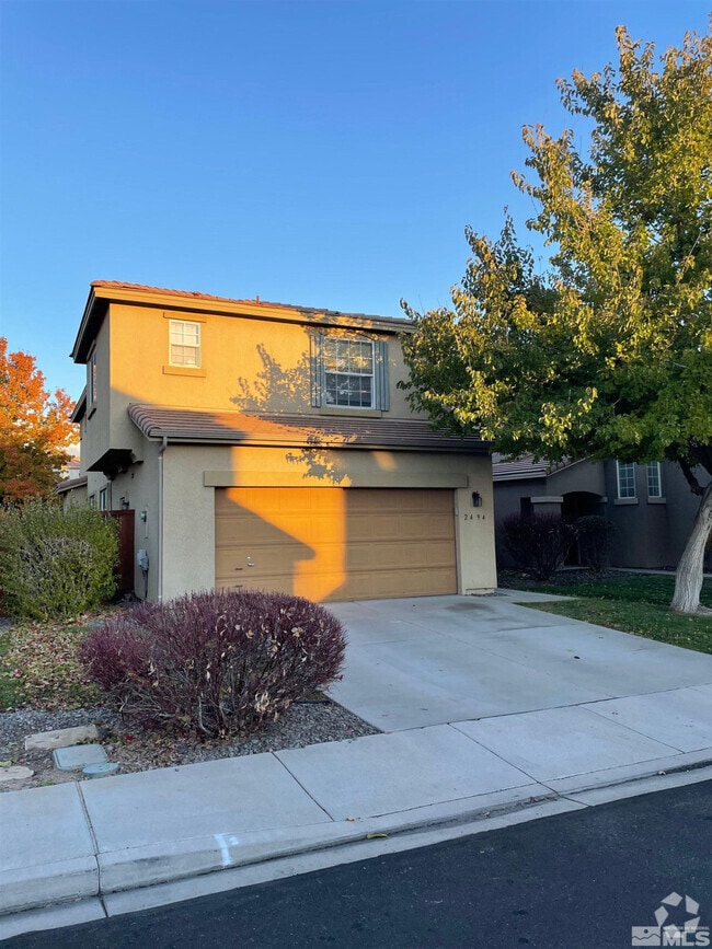 Building Photo - 2494 Roman Dr