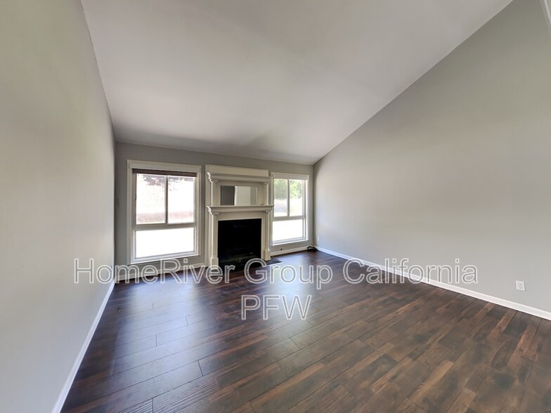 Building Photo - 2862 Hillman St