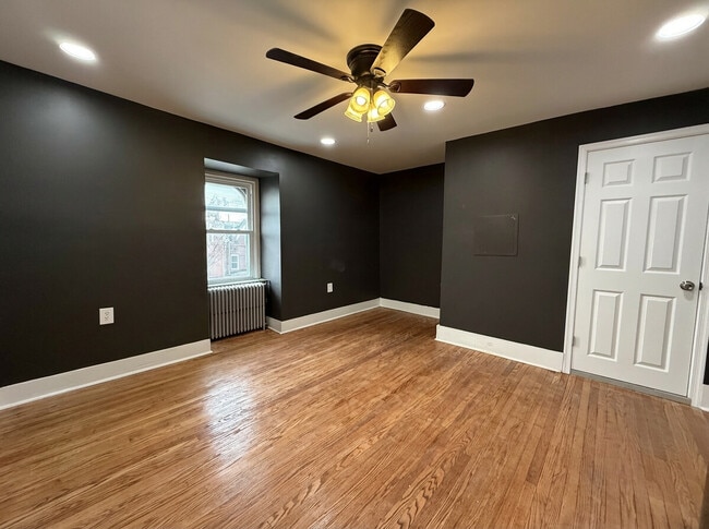 Building Photo - 347 Kerlin St