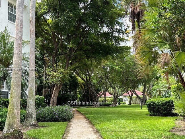 Building Photo - 3255 NE 184th St