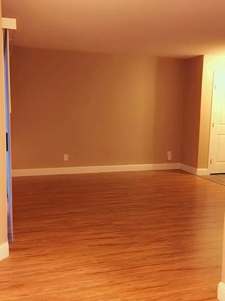 Building Photo - 2824 Winding Ln