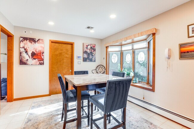 Building Photo - 31 Diane Dr