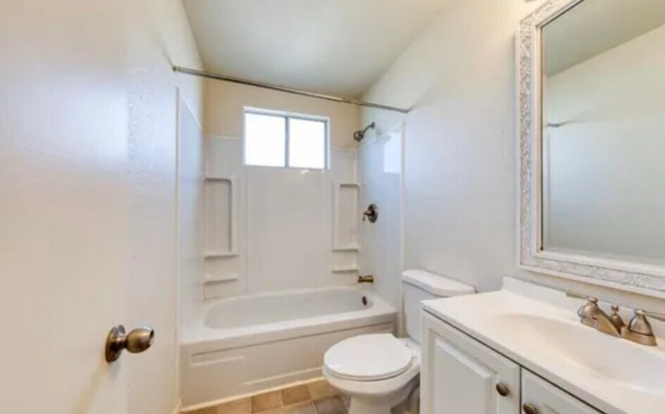 Building Photo - 7452 Bobbie way
