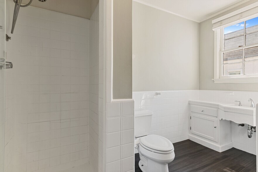 Building Photo - 117 1/2 N Harper Ave