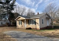 Building Photo - Available Now !! Two bedroom one bath home...