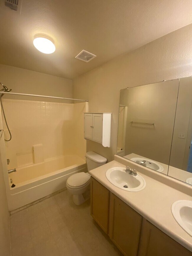 Building Photo - 9438 Canyon Meadows Dr