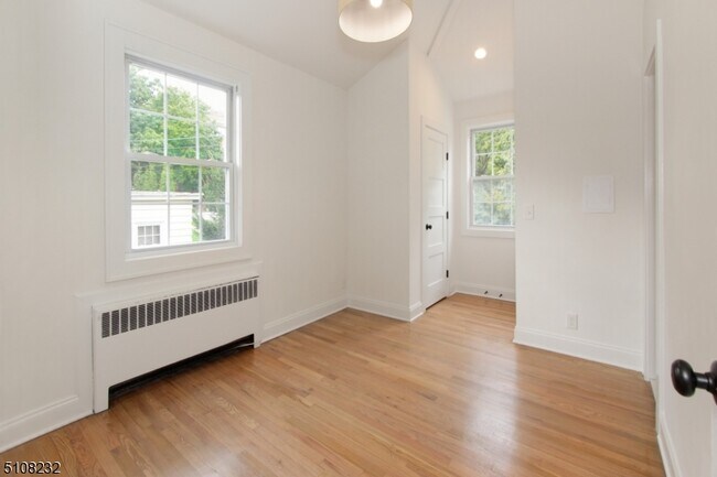 Building Photo - 380 Claremont Ave