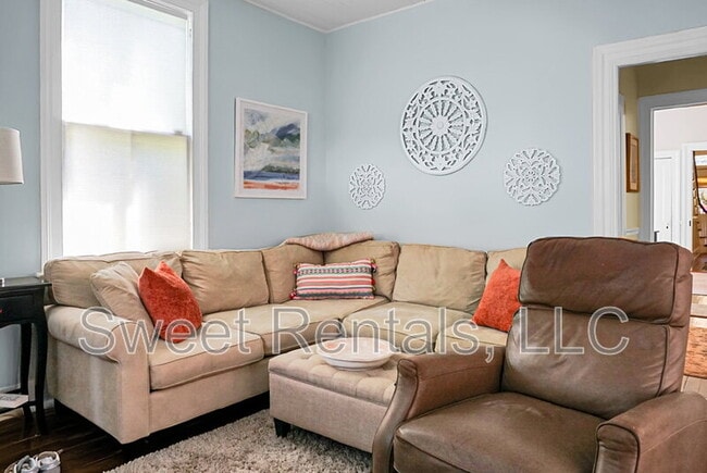 Building Photo - 6 Wentworth St