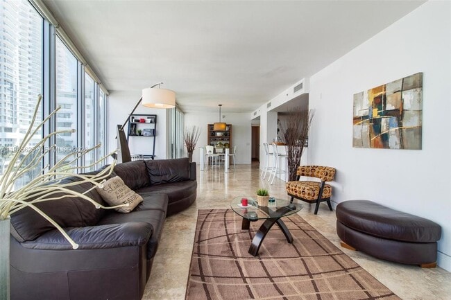 Building Photo - 6305 Indian Creek Dr