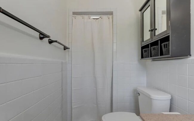 Building Photo - The Best of Both Worlds: Secluded Feel wit...