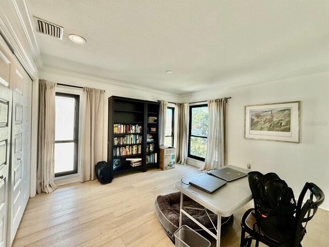 Building Photo - 162 E Davis Blvd