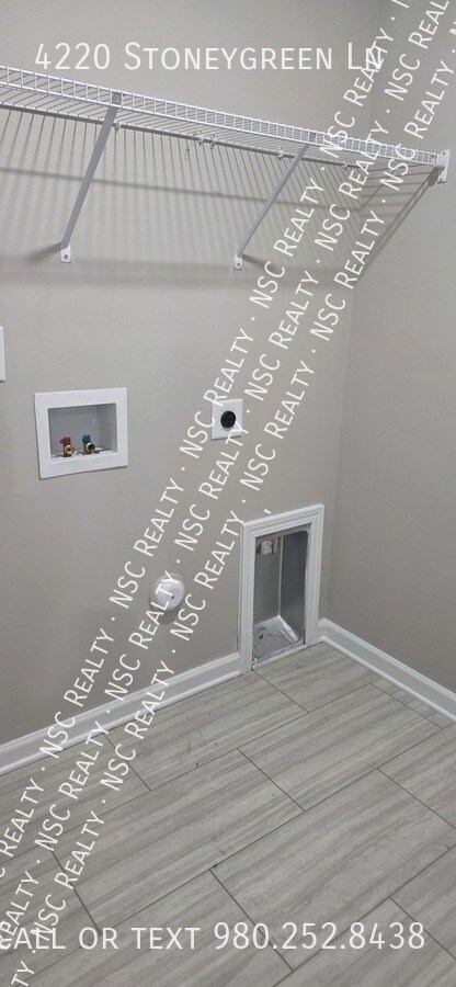 Building Photo - 4220 Stoneygreen Ln