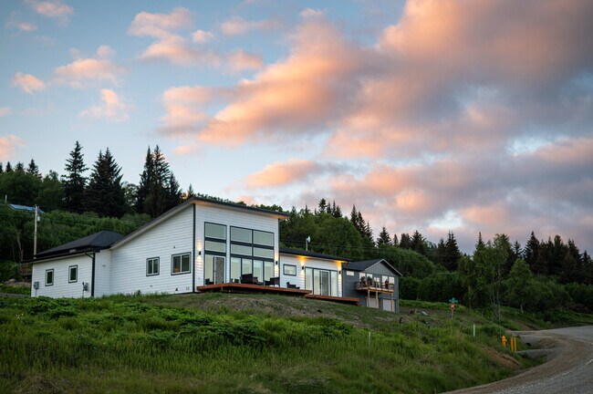 Building Photo - 833 Linstrang Wy