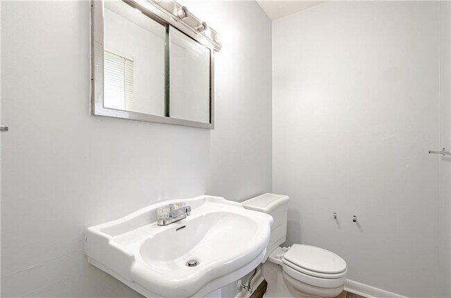 Building Photo - 4339 Binghamton Dr