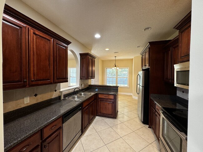 Building Photo - House for Rent