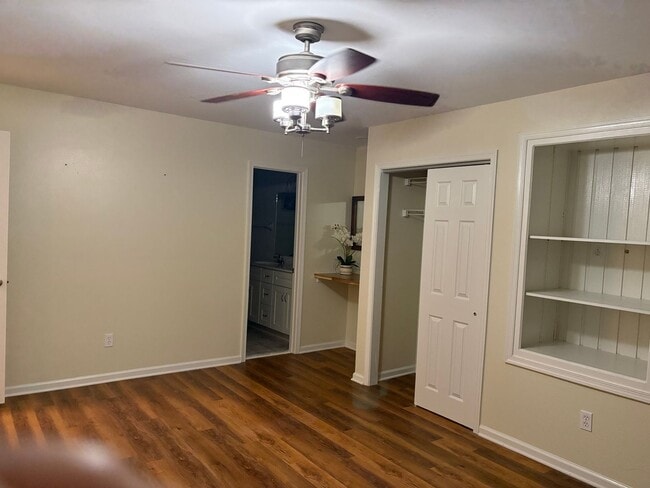 Building Photo - 2 Bedroom 2.5 Bath Home in Kitty Hawk $2150/mo