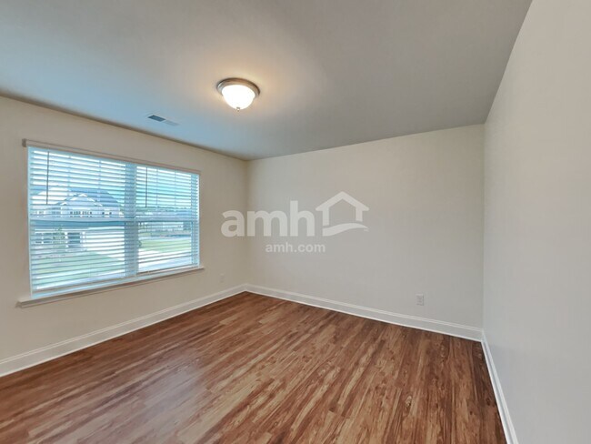 Building Photo - 149 Hazel Pk Dr