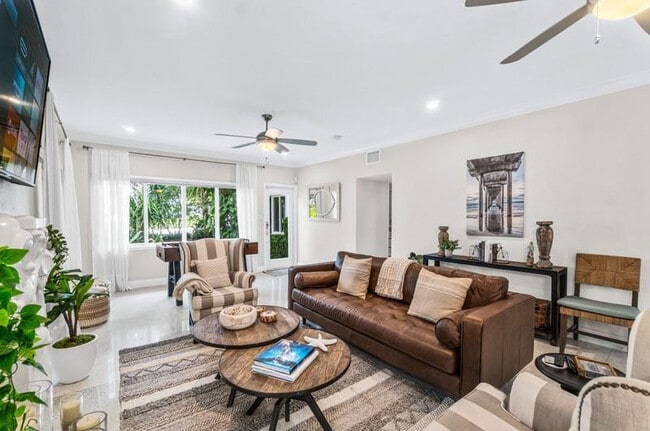 Building Photo - 3310 NE 18th St