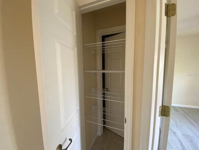 Building Photo - 15144 Lakeland Cir