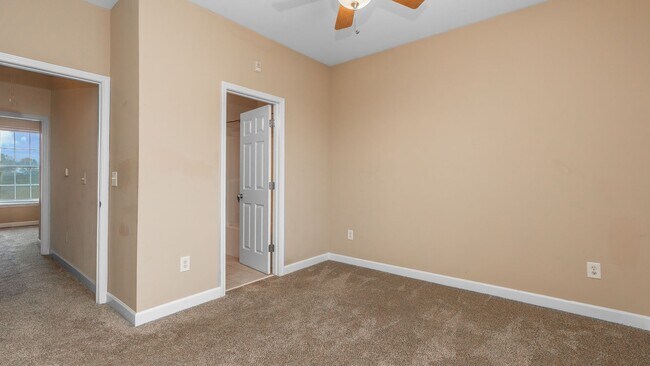 Building Photo - Located just Steps from Shopping, Dining, & Entertainment in The Market Common