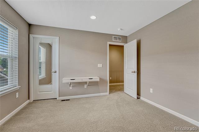 Building Photo - 681 E Dry Creek Cir