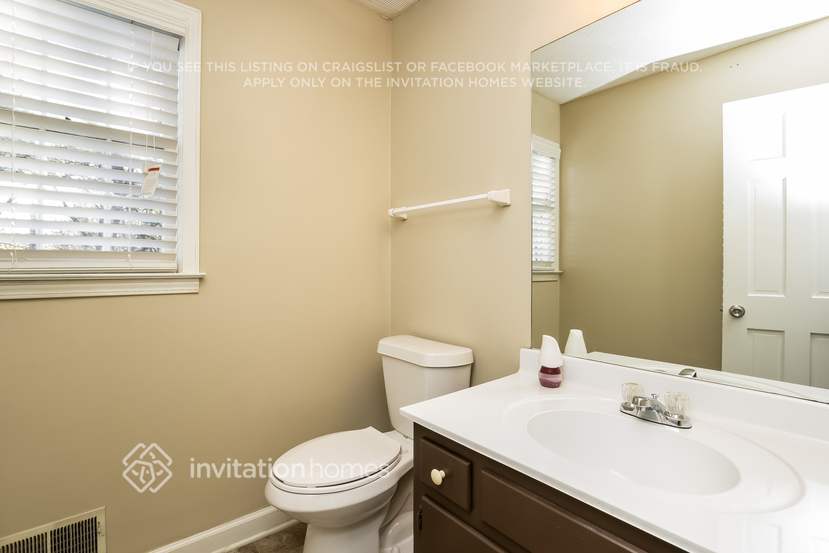 Building Photo - 2608 Hickory Cove SW