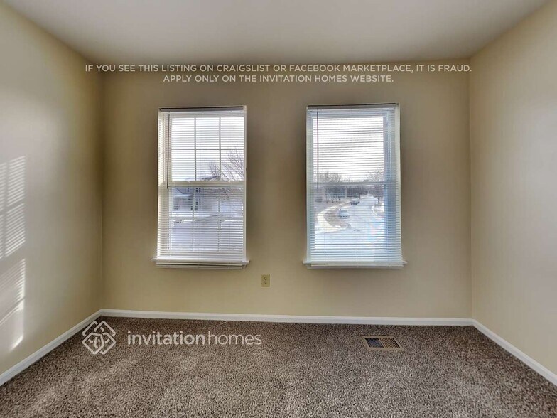 Building Photo - 20848 W Aspen Ct