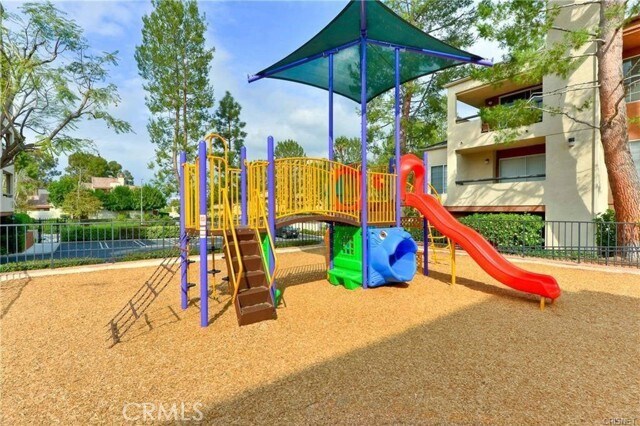 Building Photo - 5525 Canoga Ave