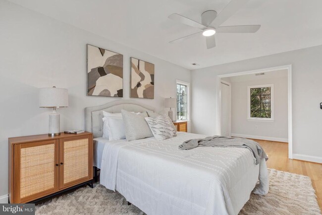 Building Photo - 2426 N Powhatan St