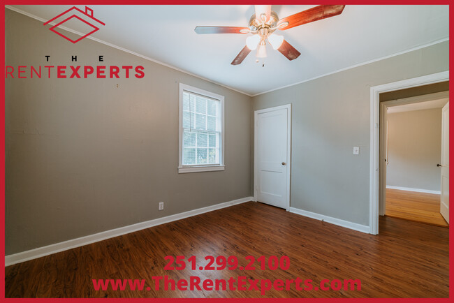 Building Photo - 5005 N Hillwood Cir