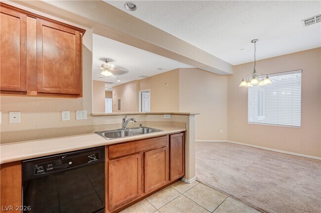 Building Photo - 6868 Sky Pointe Dr