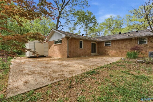 Building Photo - 504 Delaney Rd NW