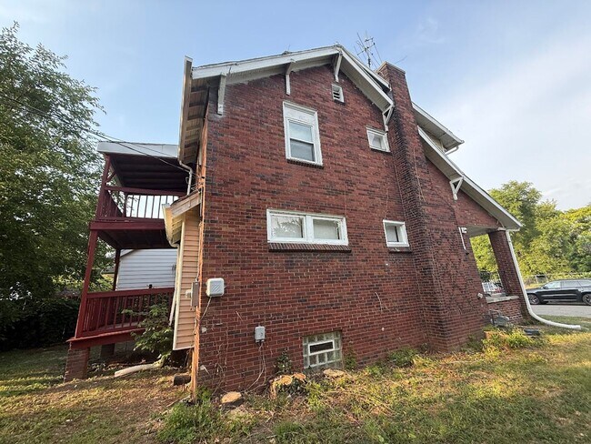 Building Photo - Open House Schedule Mon 9.1.25 @ 12:00pm, ...