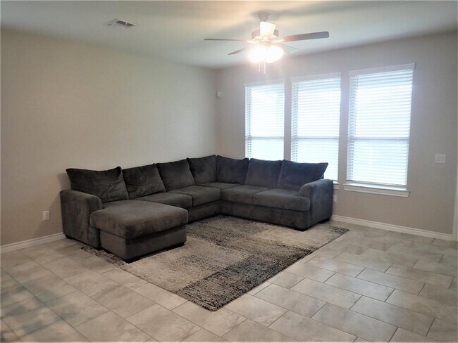 Building Photo - 24911 Prairie Briar Cir