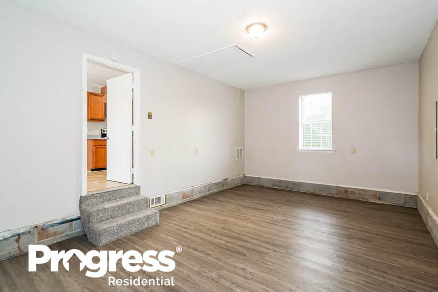 Building Photo - 206 Sierra Dr