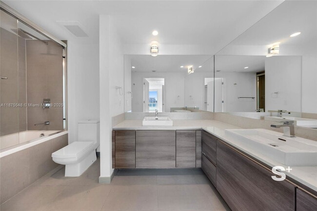 Building Photo - 1080 Brickell Ave