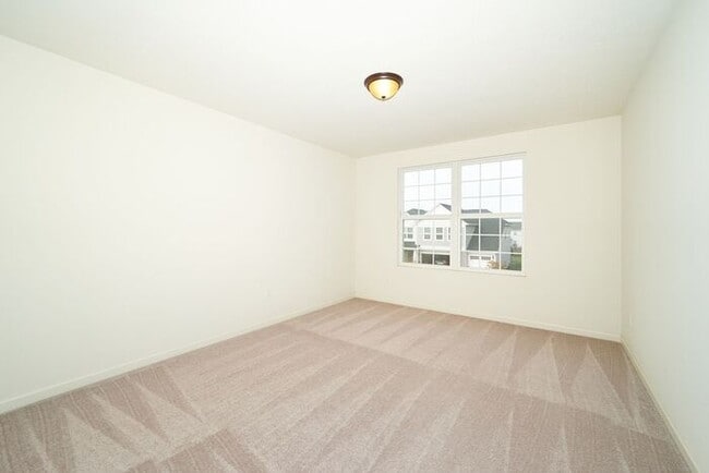 Building Photo - 4 Bedroom With Finished Basement in Westfield!