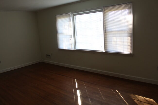 Building Photo - 122 Fort Rutledge Rd