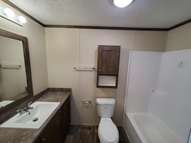 Building Photo - 35 Sparrow Hill Dr