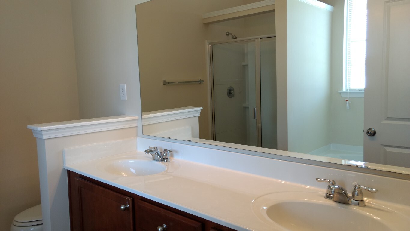 Master bath - 1604 Fairforest Court