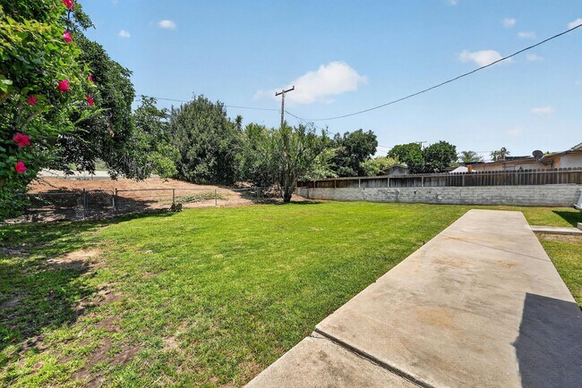 Building Photo - Charming Fullerton Cul-de-Sac Home with Large Yard & Detached Garage