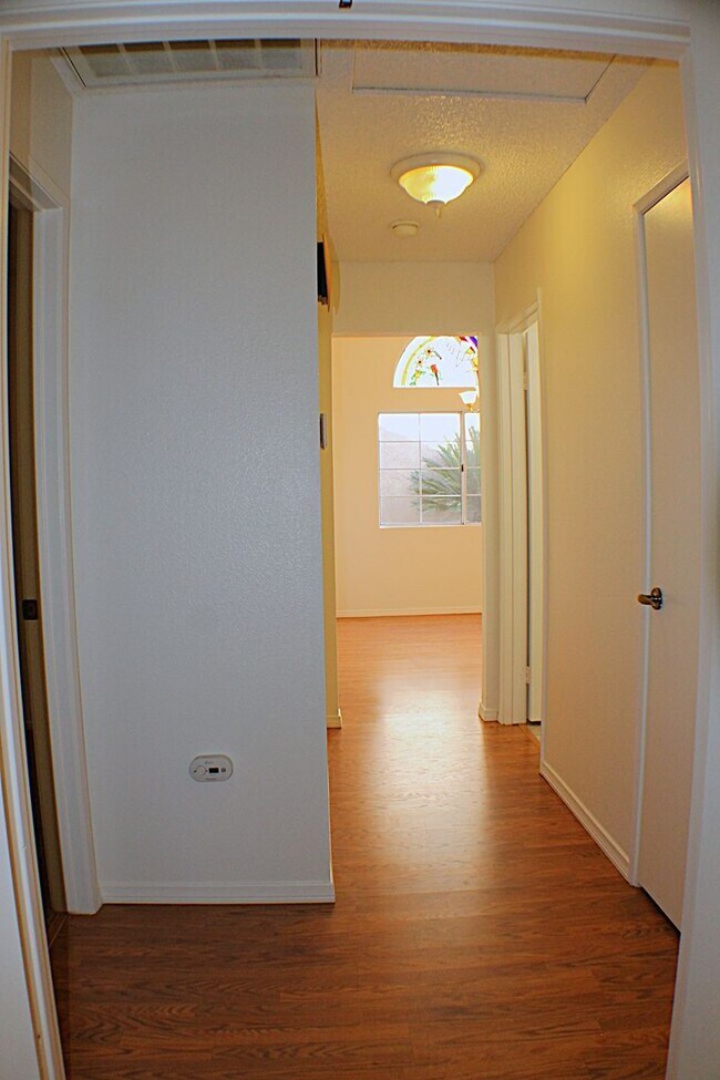 Building Photo - Beautiful Sun Lakes Country Club Home – 55+ Gated Community