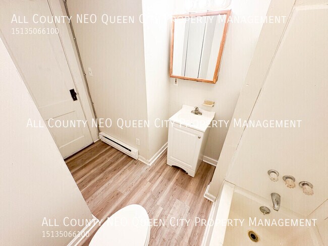 Building Photo - 499 S Detroit St