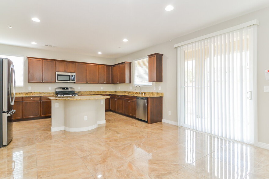 Building Photo - 1109 Buckhorn Cove St