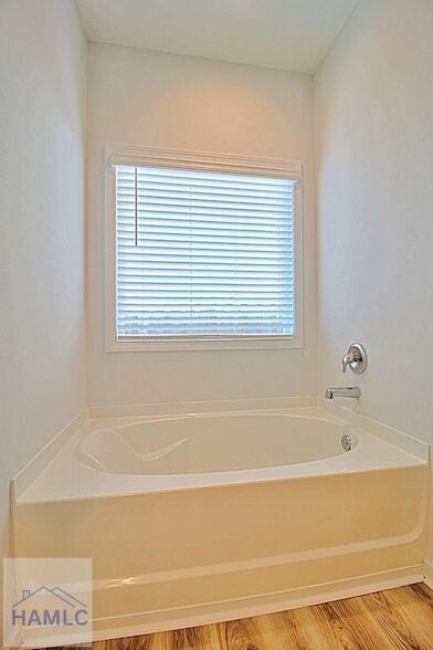 Building Photo - 1104 Marne Blvd