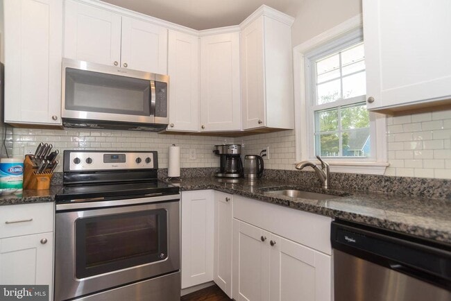 Building Photo - 70 Huckleberry Ln