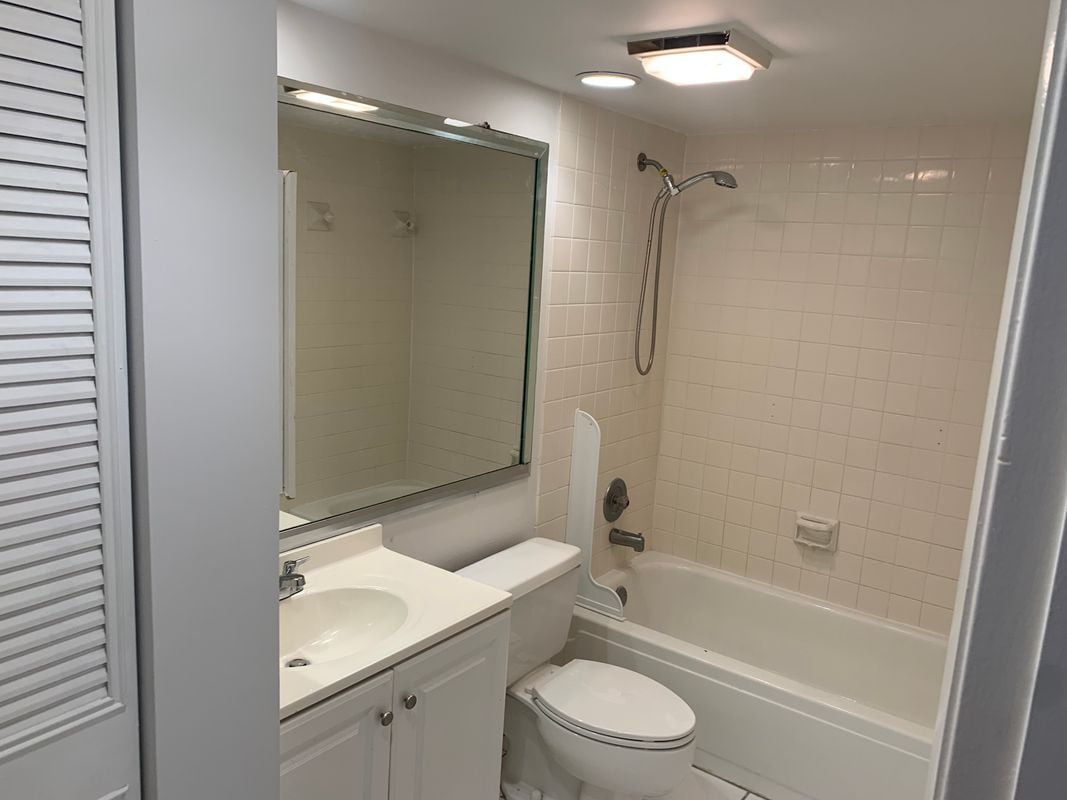 Building Photo - 3026 30th Ln
