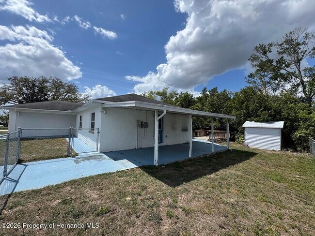 Building Photo - 5317 Woodridge Ln