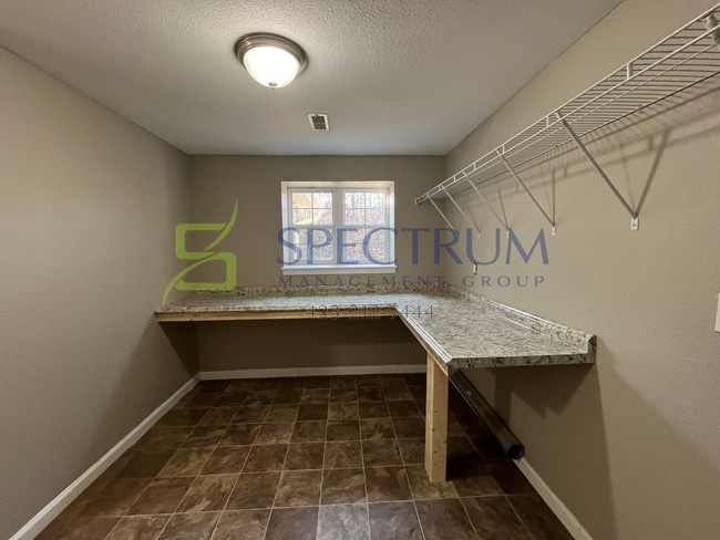 Building Photo - 3 Bedroom 2.5 Bath Single Family Home