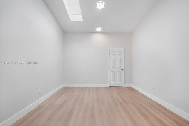 Building Photo - 14725 SW 107th Terrace